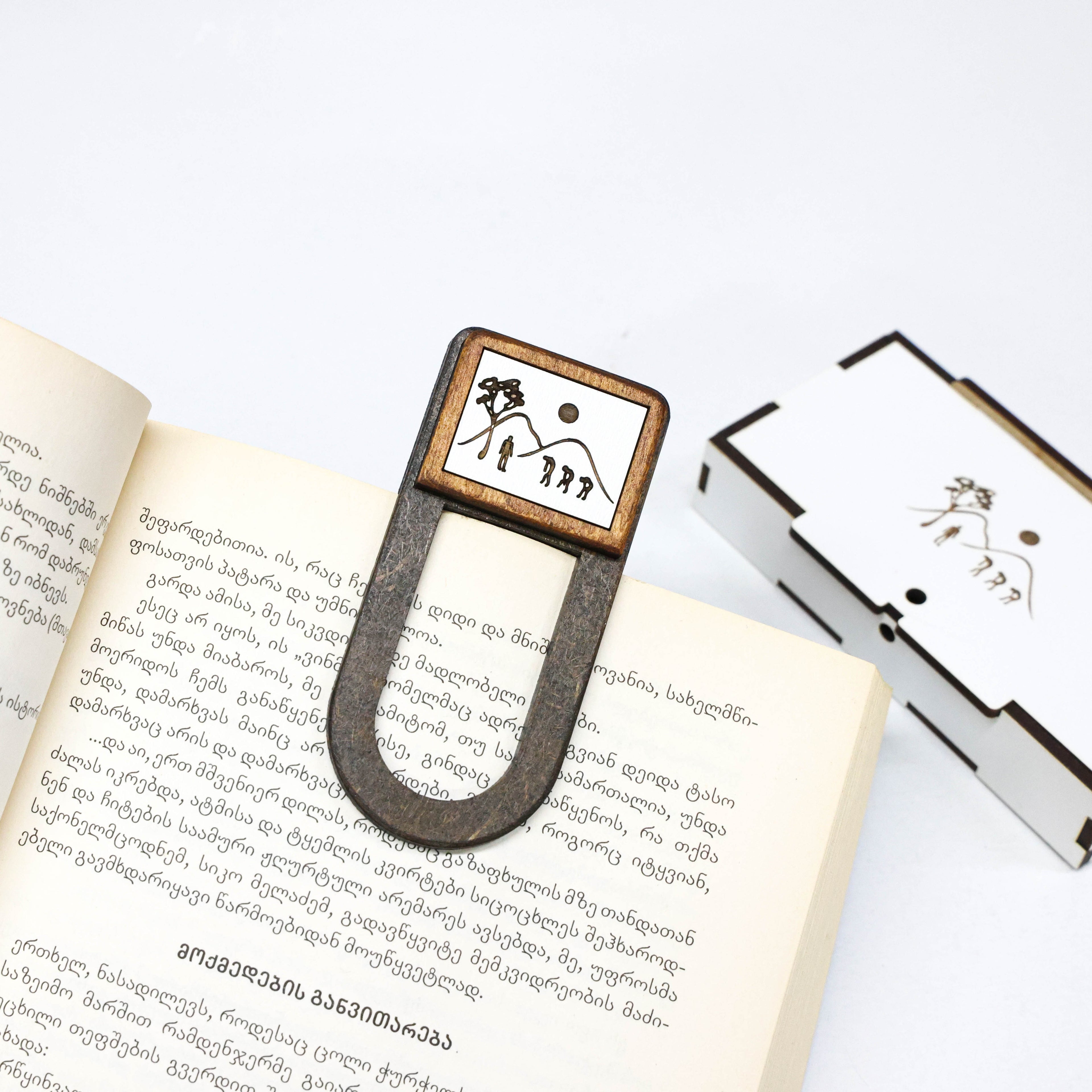 იგი - სანიშნის, ბროშისა და ჭიქის დასადების სეტი