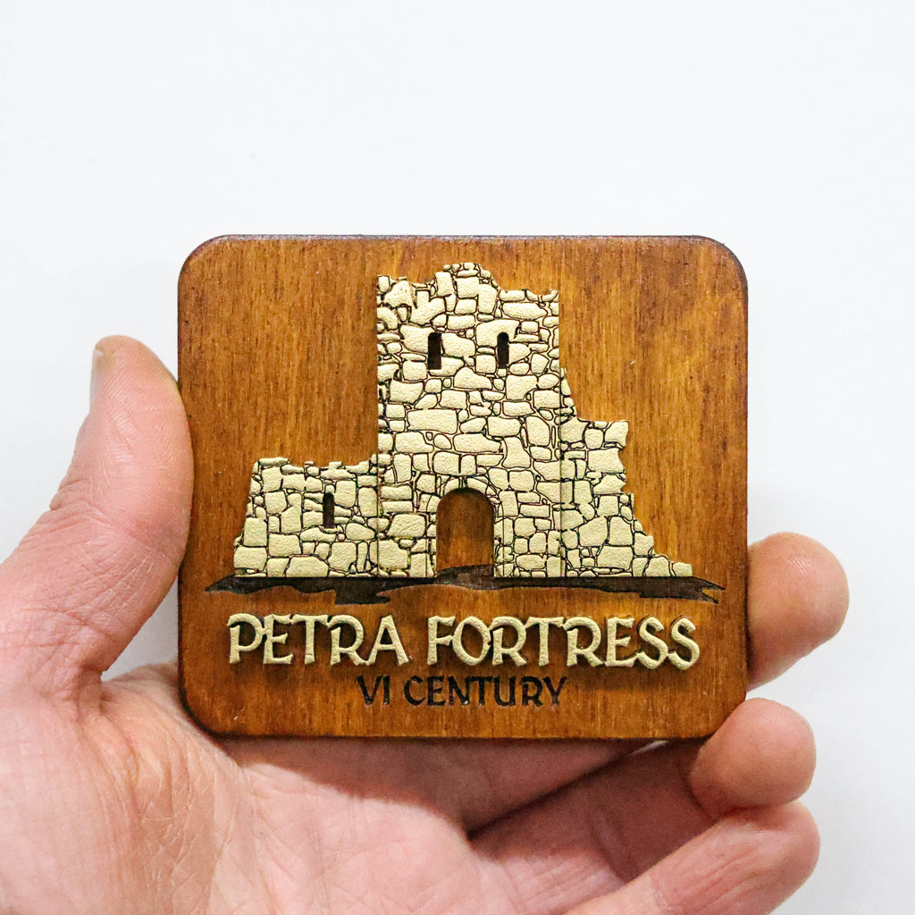 მაცივრის მაგნიტი: პეტრას ციხე