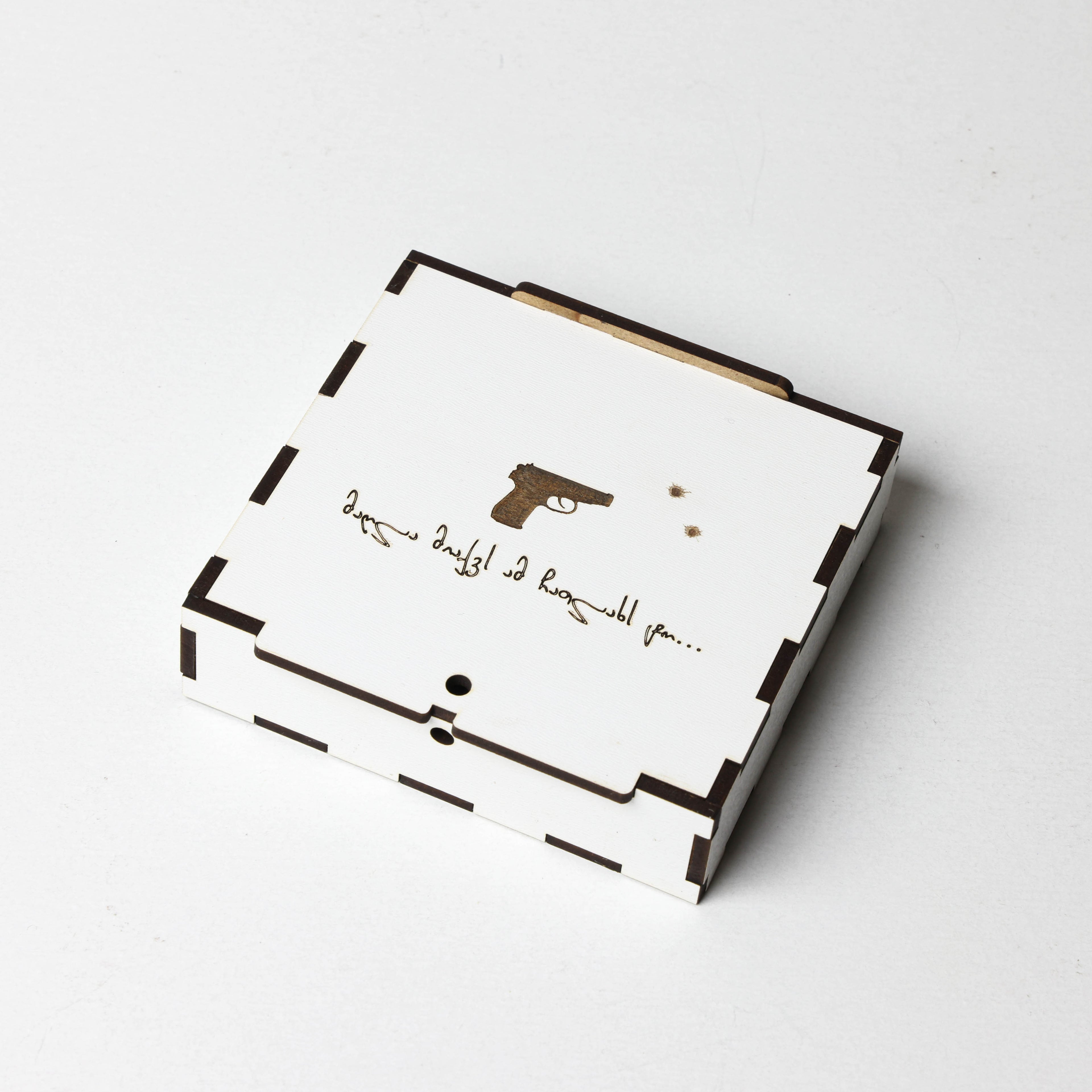 მაცივრის მაგნიტი: ცხელი ძაღლი (მაკაროვი)