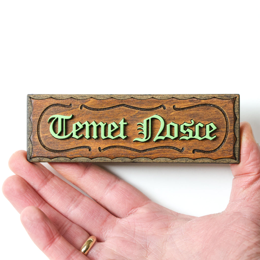 მაცივრის მაგნიტი: "Temet Nosce" – ტაბლო „მატრიცას“ ინსპირაციით