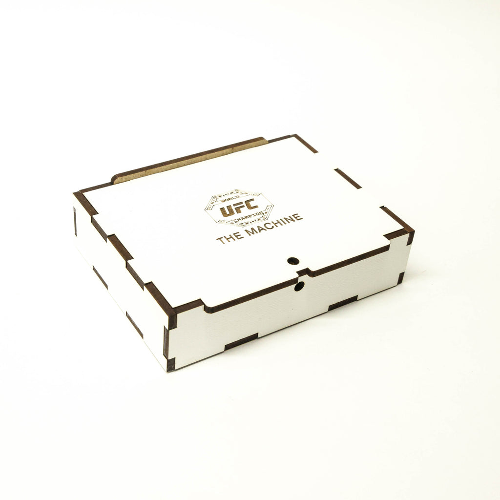 მაცივრის მაგნიტი: UFC - The Machine