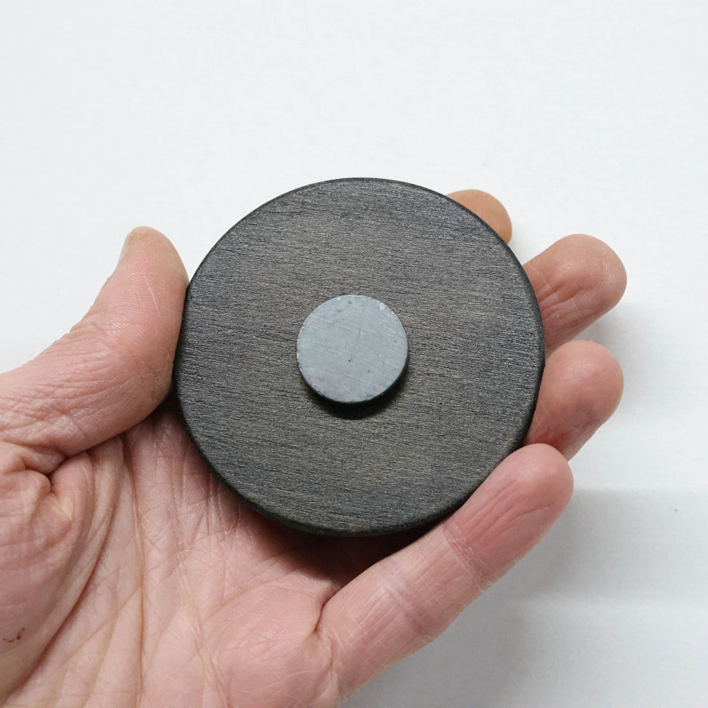 მაცივრის მაგნიტი: რევოლვერის ბარაბანი