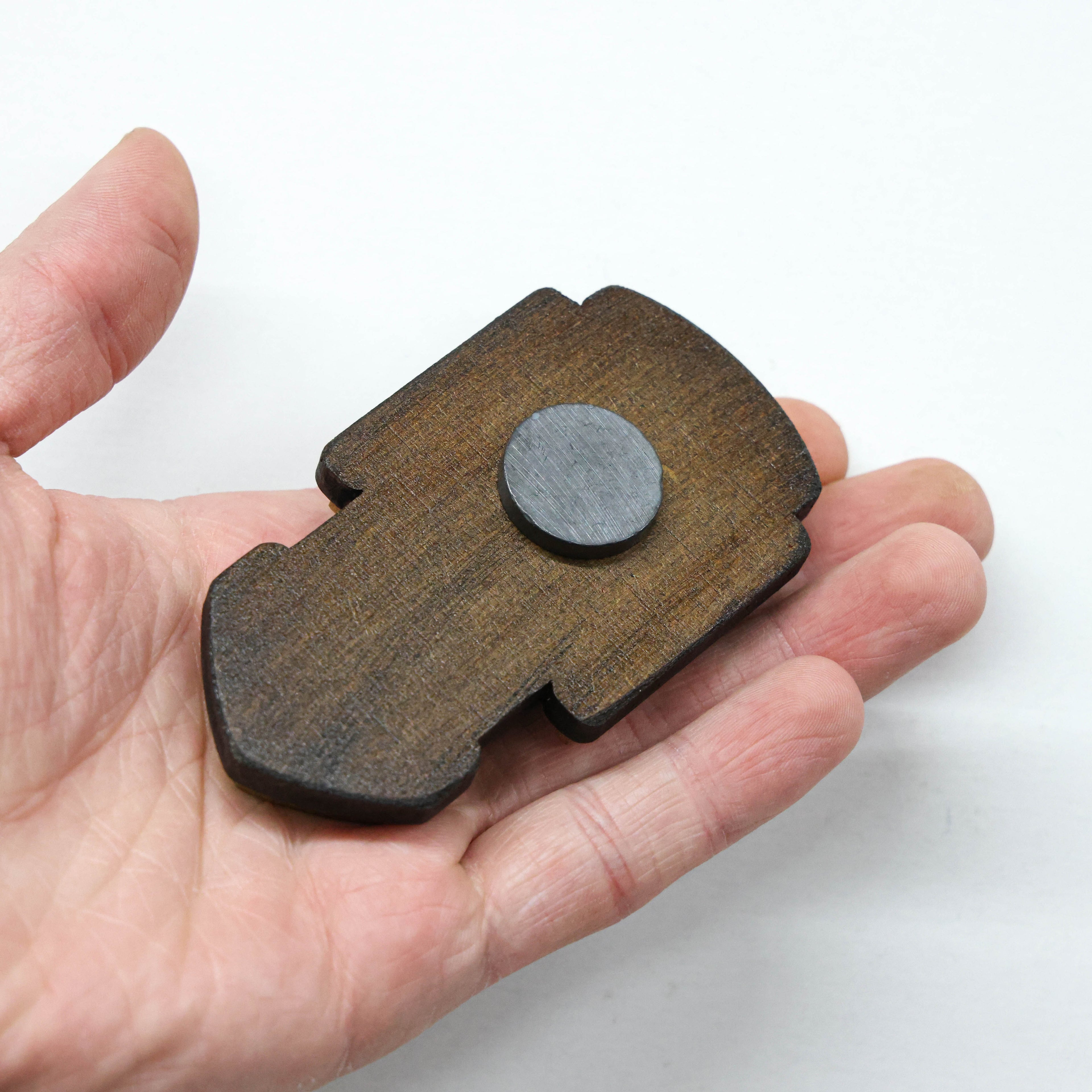 მაცივრის მაგნიტი: Warhammer (ფარი)